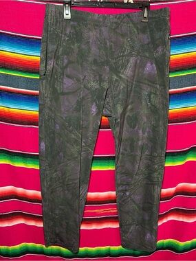 South2 West8 S2W8 Trainer Pants Purple Camo Size XL